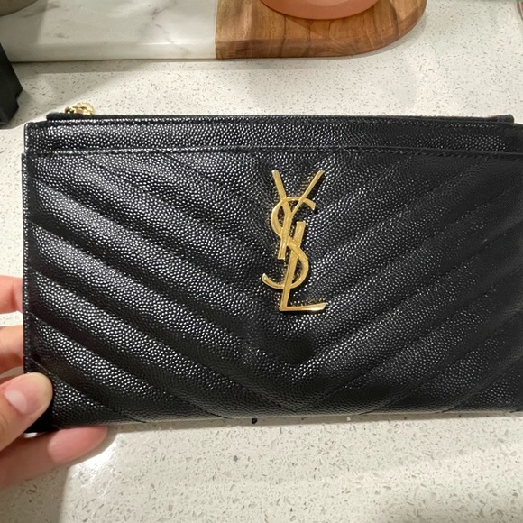 YSL Pouch Monogramme - Picture 2 of 5